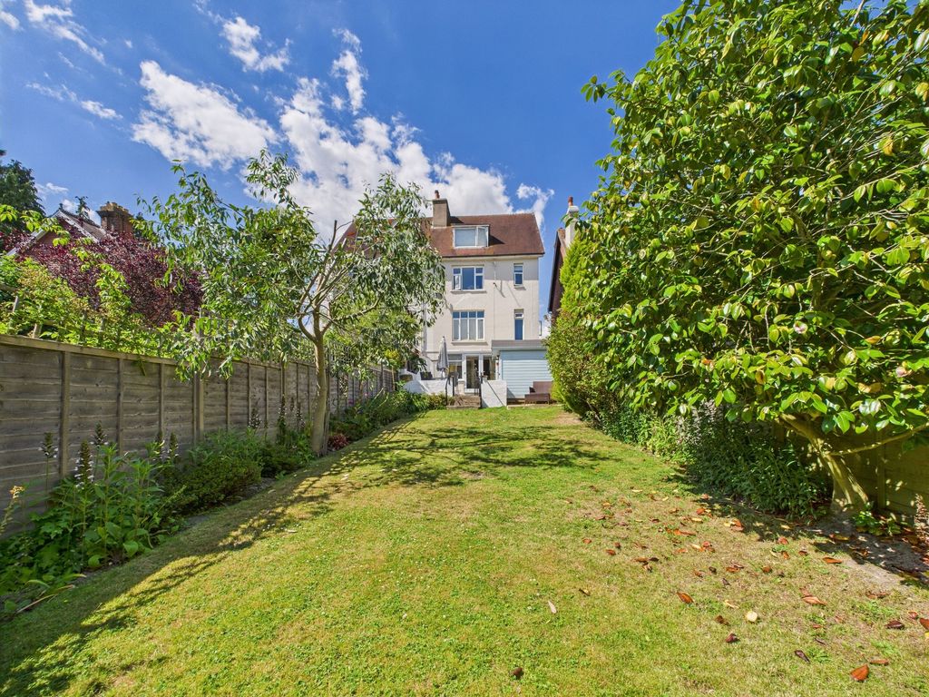 Property photo 2 of 17