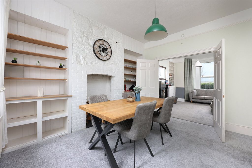 Property photo 2 of 27 Picture No. 37