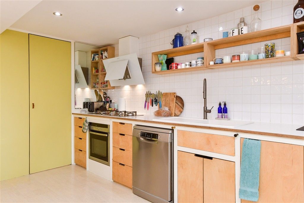 Property photo 1 of 20 Kitchen