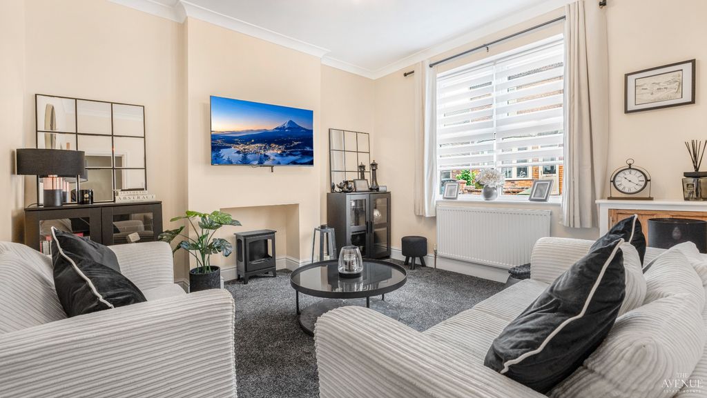 Property photo 3 of 21 5167423
