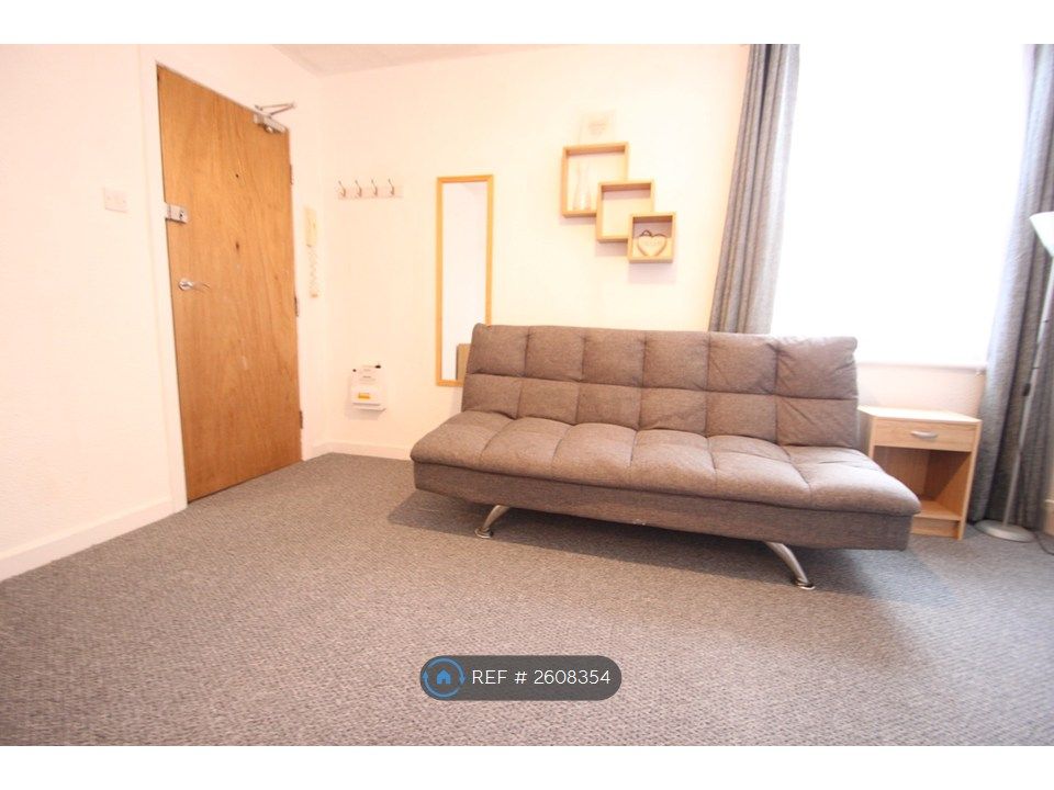 Property photo 2 of 13 Lounge