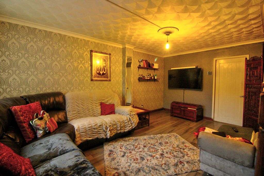 Property photo 2 of 24 2