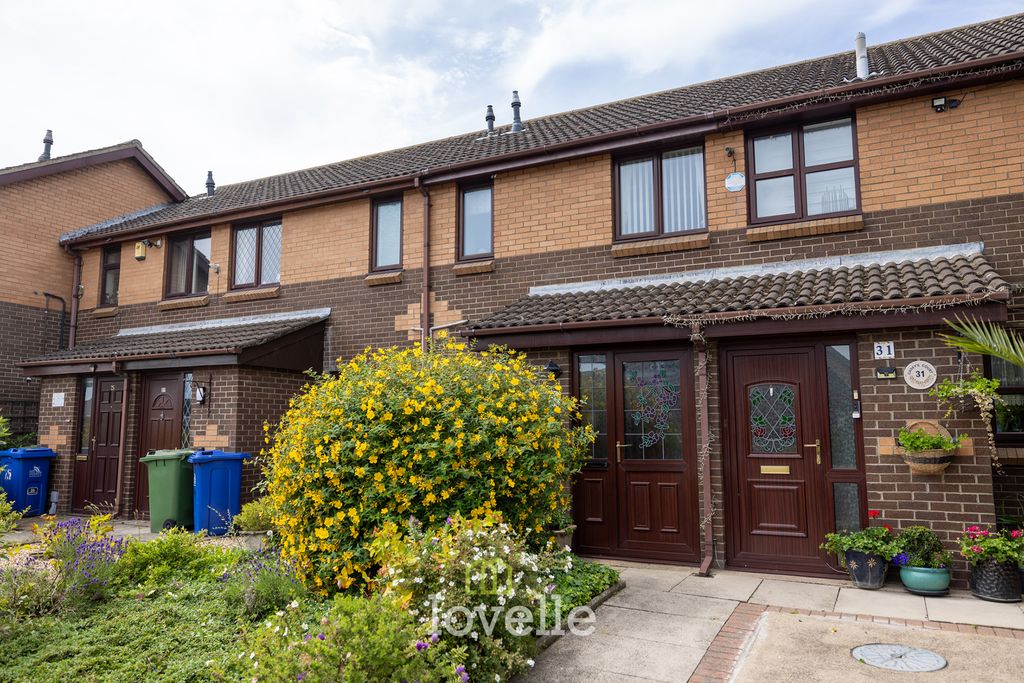 Property photo 2 of 25