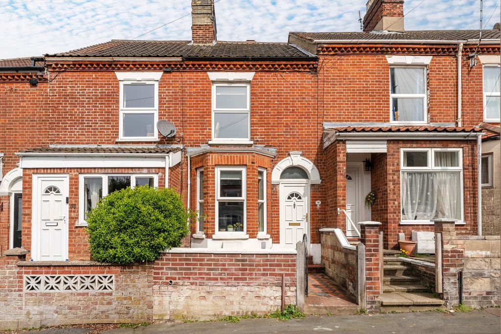 Property photo 1 of 17