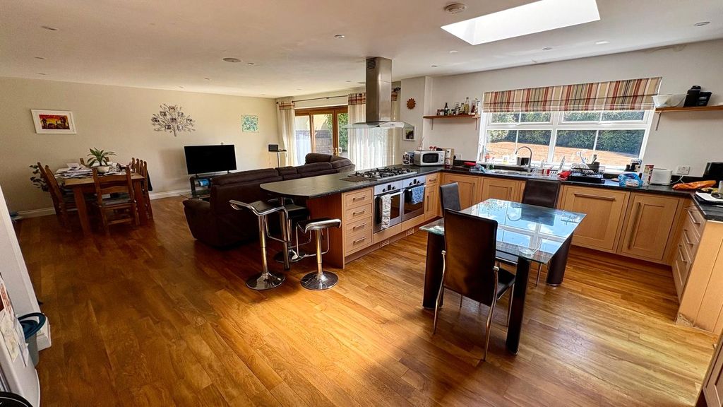 Property photo 3 of 18 Picture No. 15