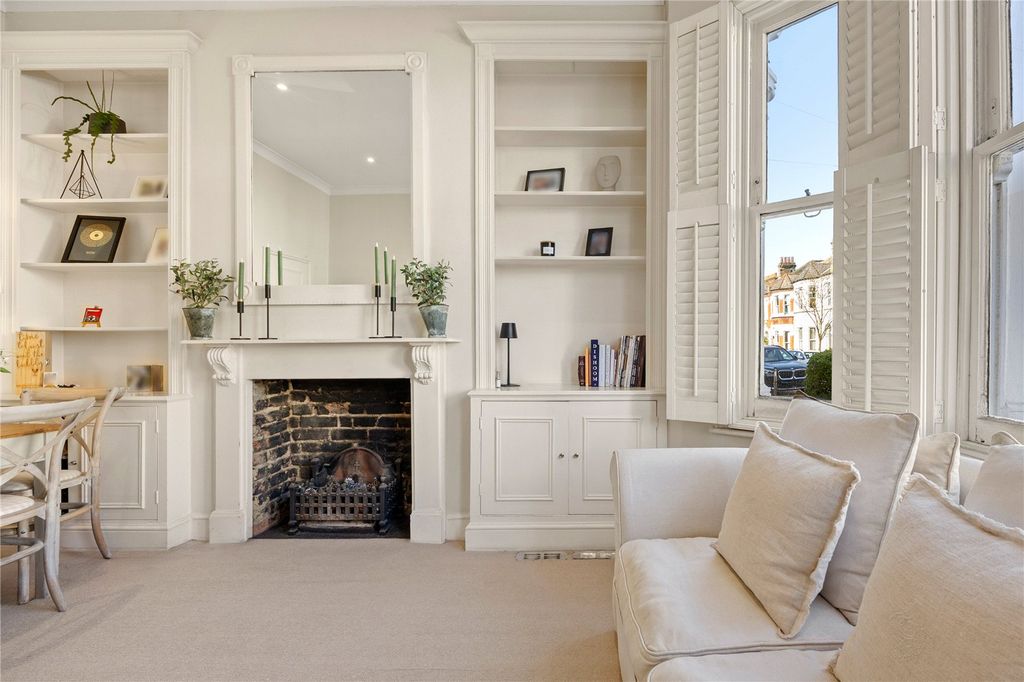 Property photo 3 of 16 Reception