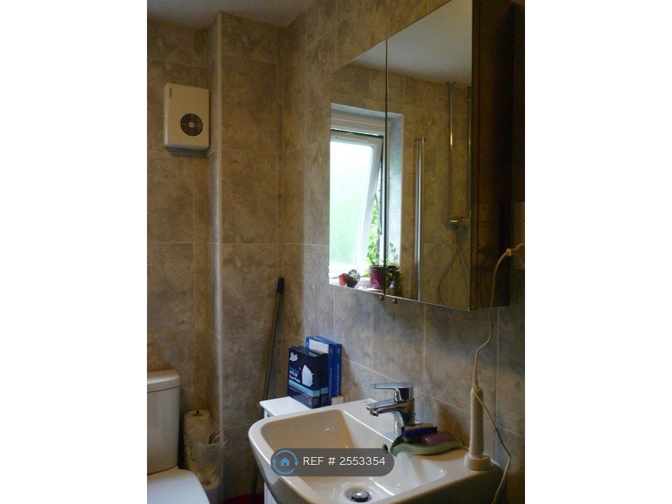 Property photo 3 of 12 Bathroom