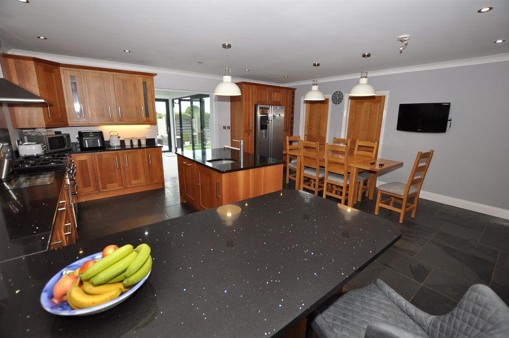 Property photo 3 of 29 Open Plan Kitchen/Dining/Family Room