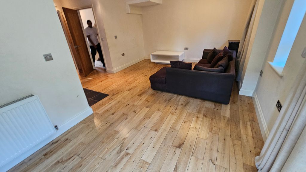 Property photo 2 of 36