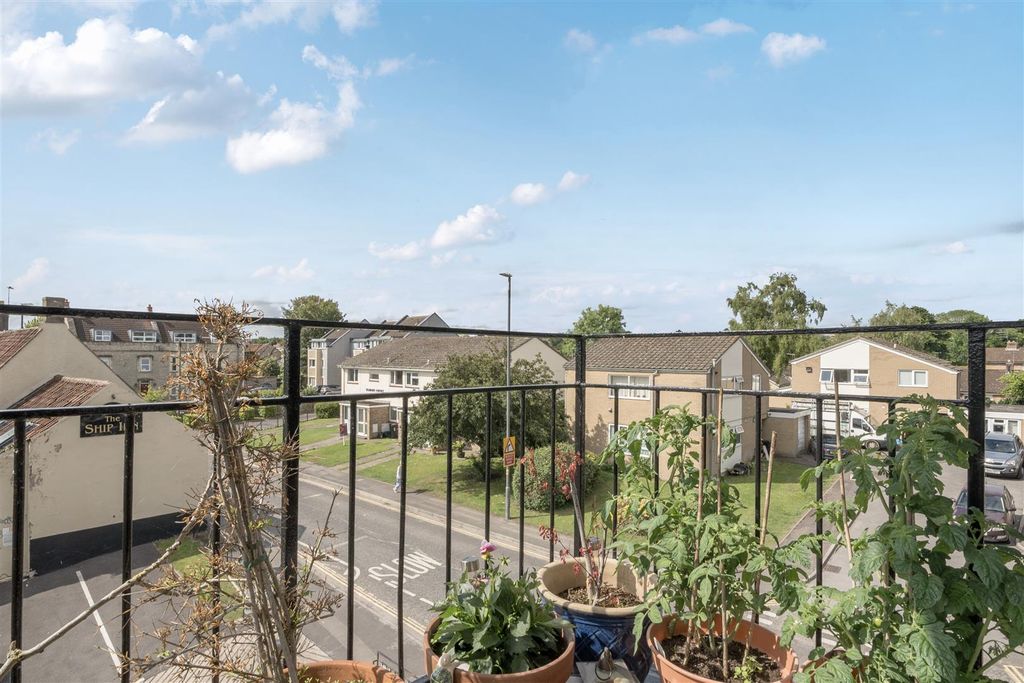 Property photo 3 of 10 1306128-5-68503Fe72E85B.Jpg