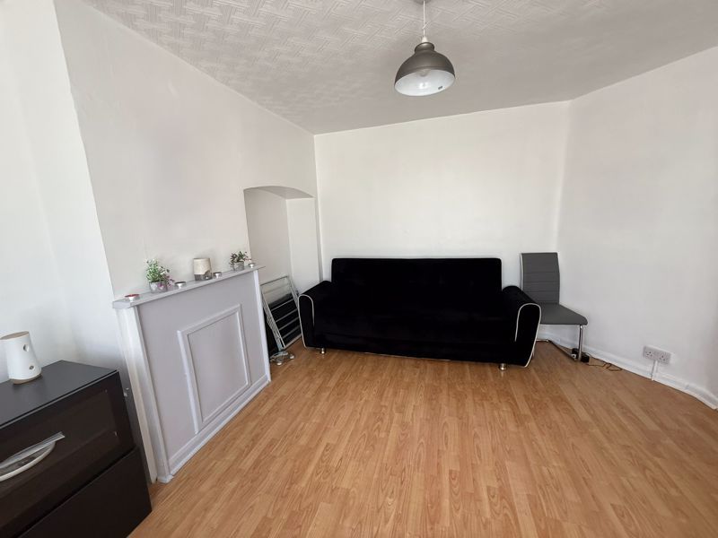 Property photo 3 of 8 Photo 10