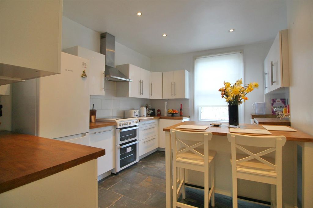 Property photo 3 of 9 Bgqg7Cnlfkcgnkald7It3W.Jpg