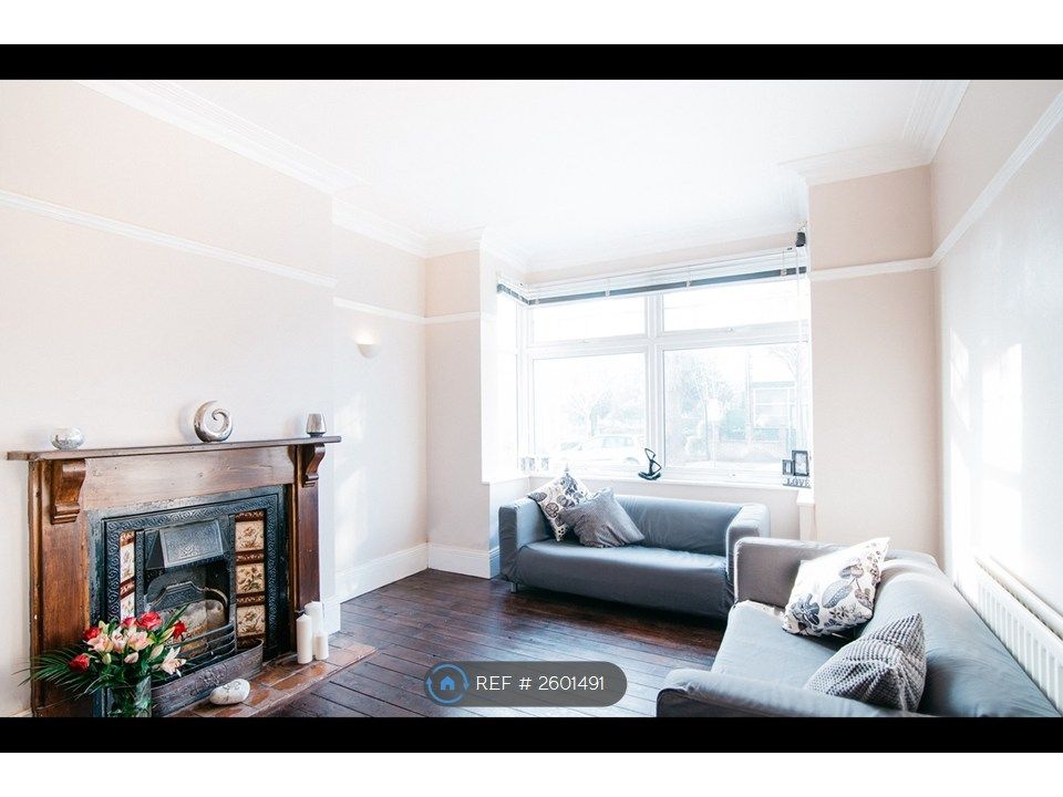 Property photo 1 of 8 Lounge