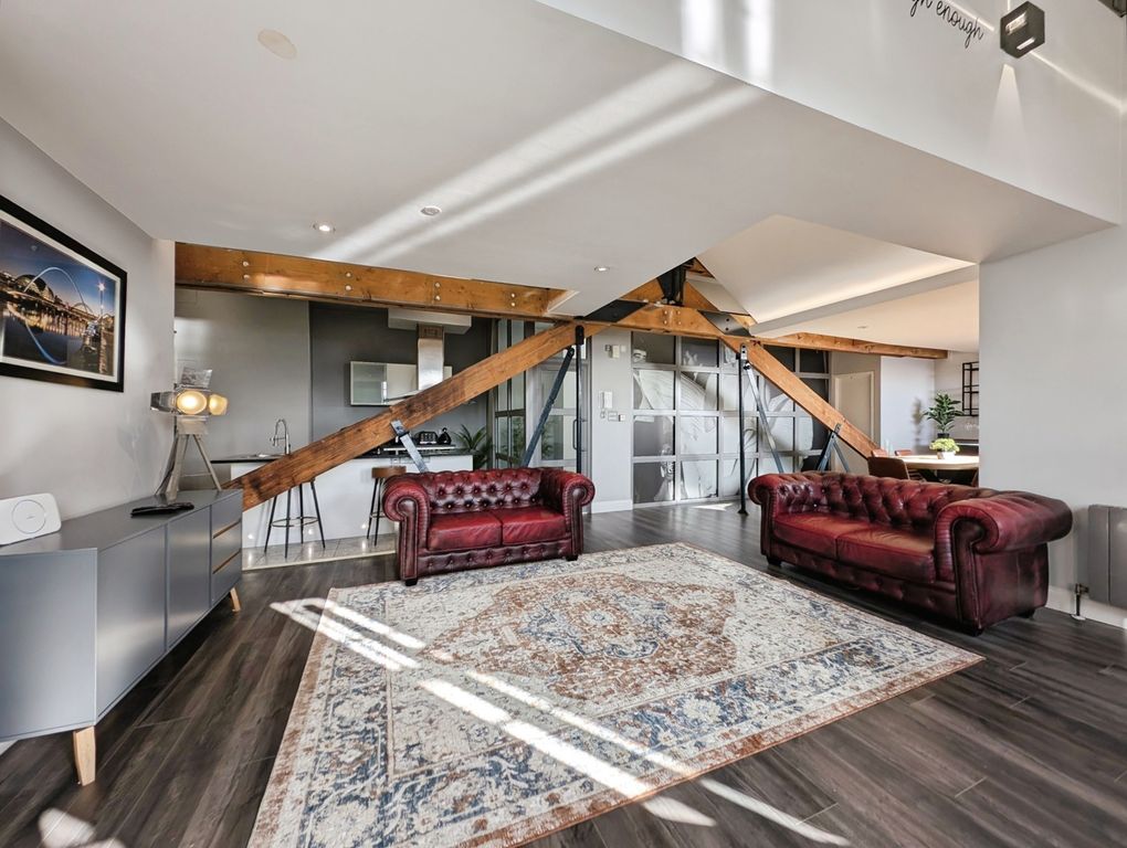 Property photo 1 of 23 Pbox-Img.Jpg