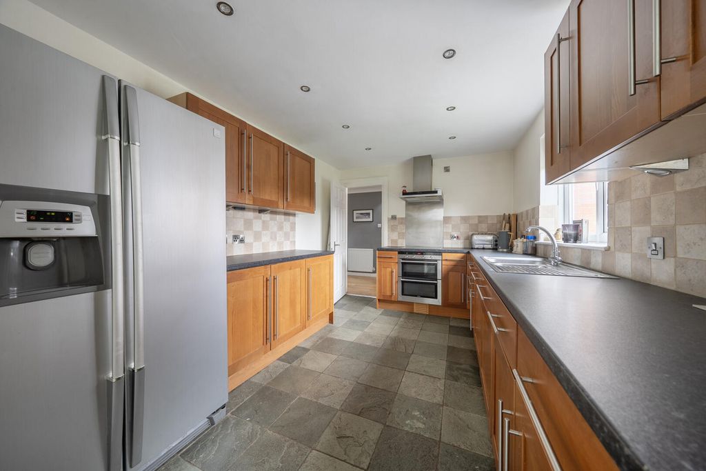 Property photo 2 of 20 Kitchen