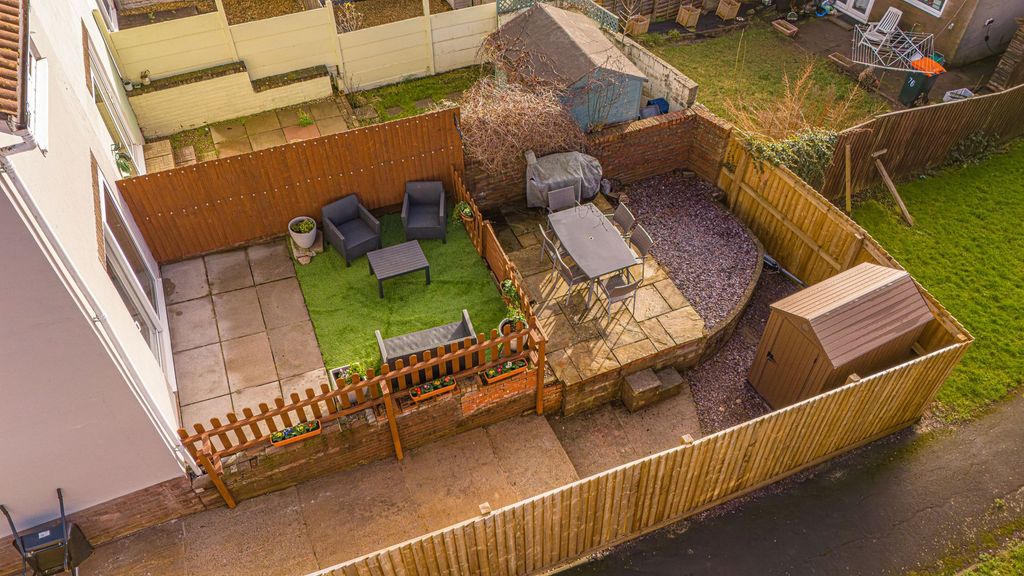 Property photo 2 of 30