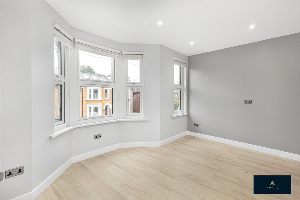 Property photo 3 of 19 Picture No. 07