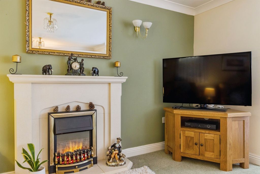 Property photo 3 of 16