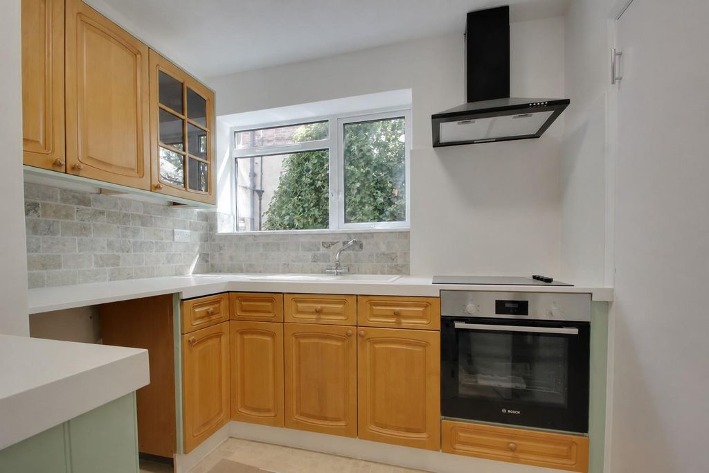 Property photo 2 of 8 Kitchen