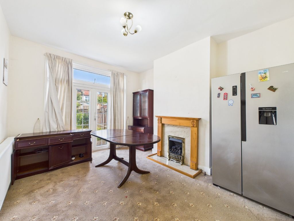 Property photo 3 of 11 4542433
