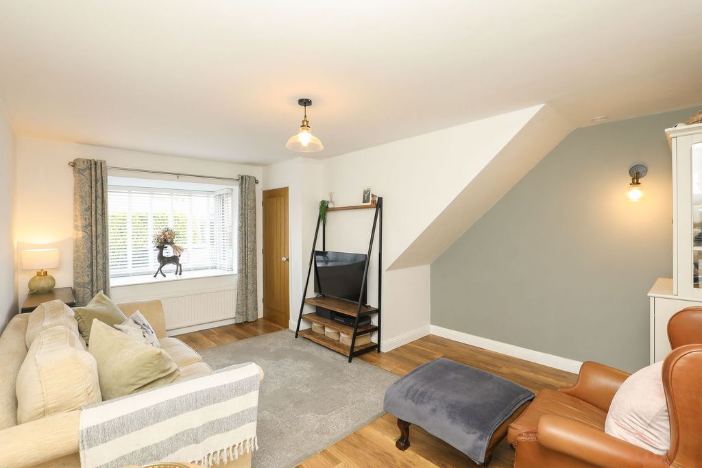 Property photo 2 of 24