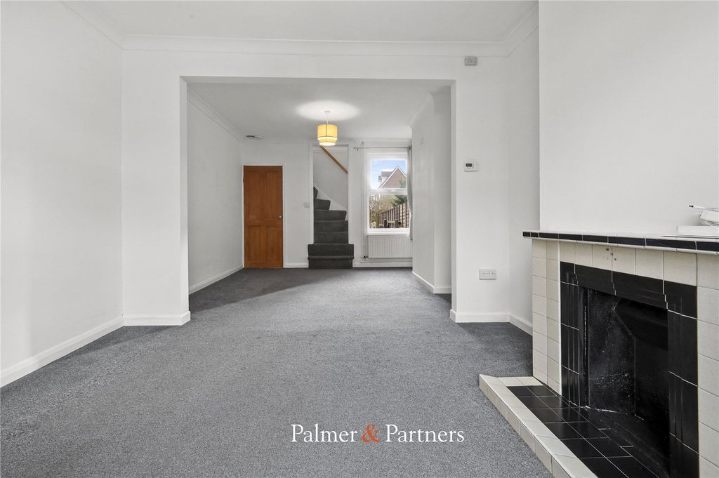 Property photo 3 of 8 Picture No. 11