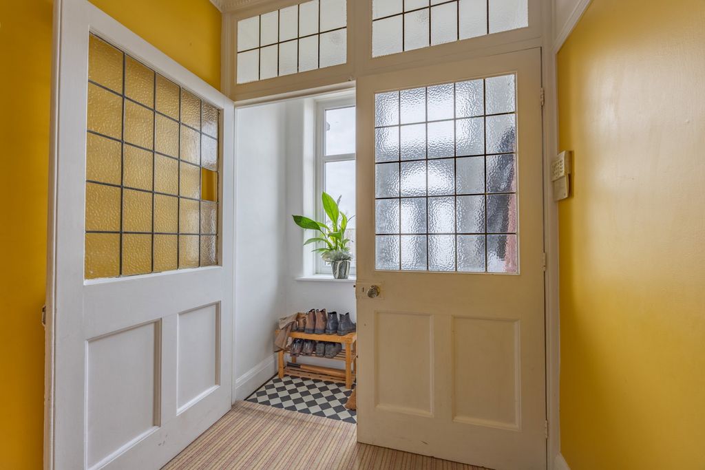 Property photo 2 of 41