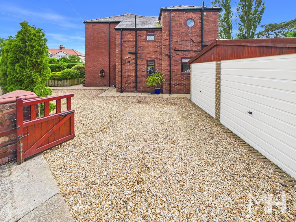 Property photo 3 of 34 Driveway
