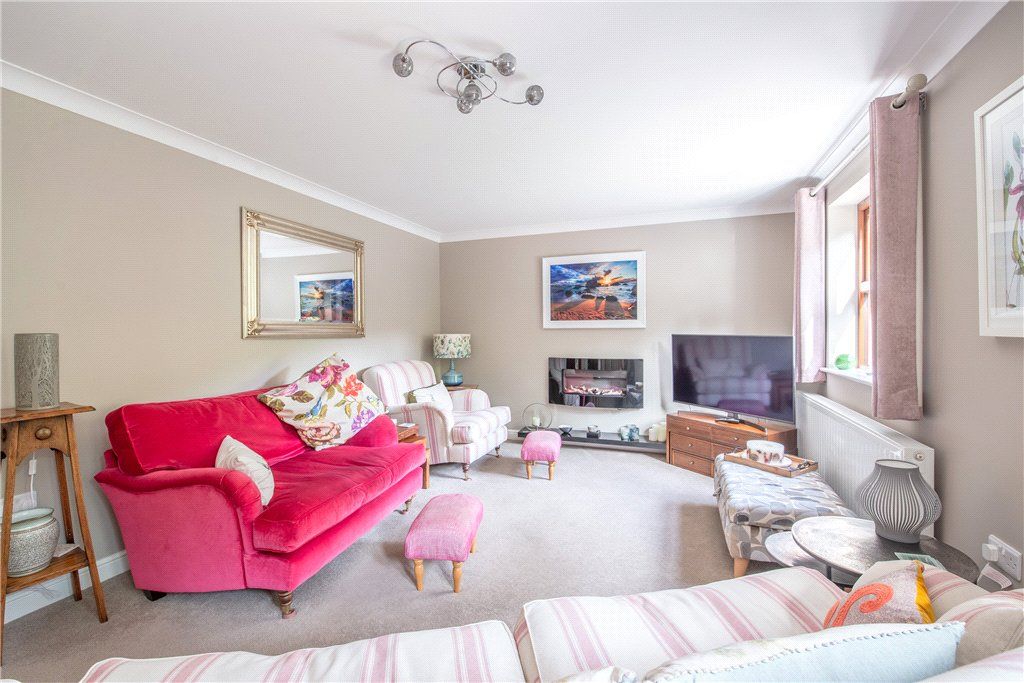 Property photo 2 of 34 Sitting Room