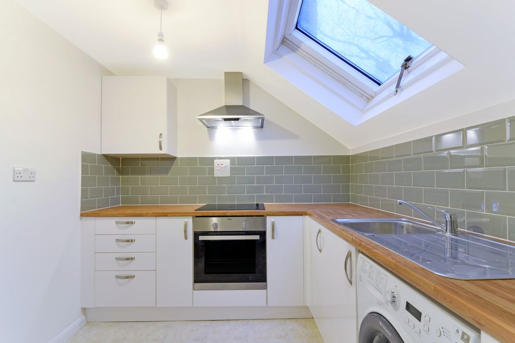 Property photo 2 of 8 Kitchen