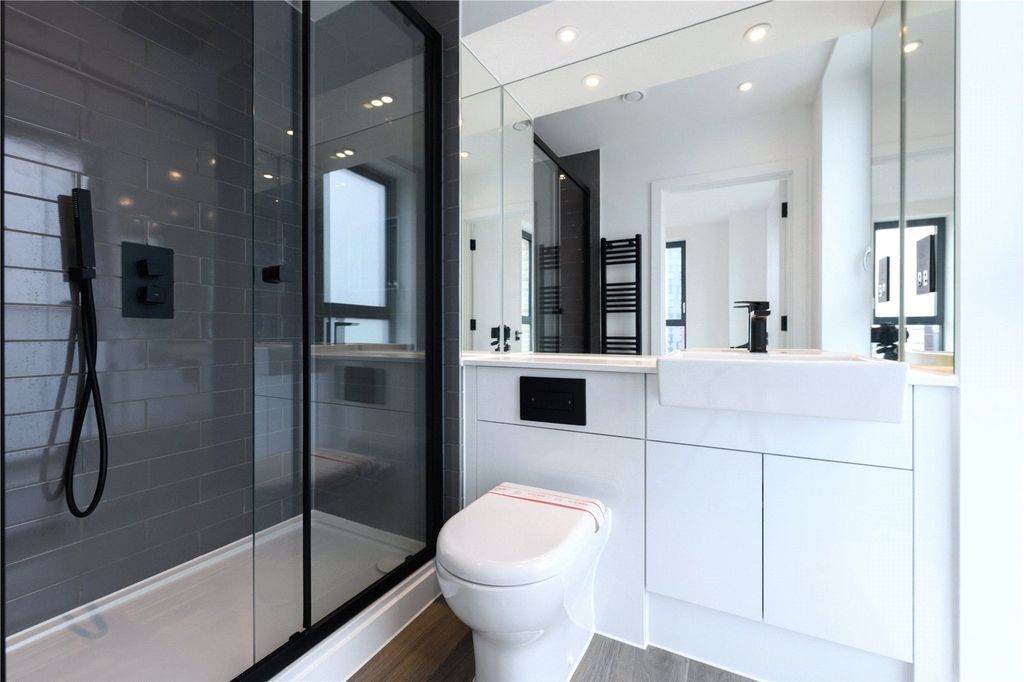 Property photo 3 of 6 Picture No. 06