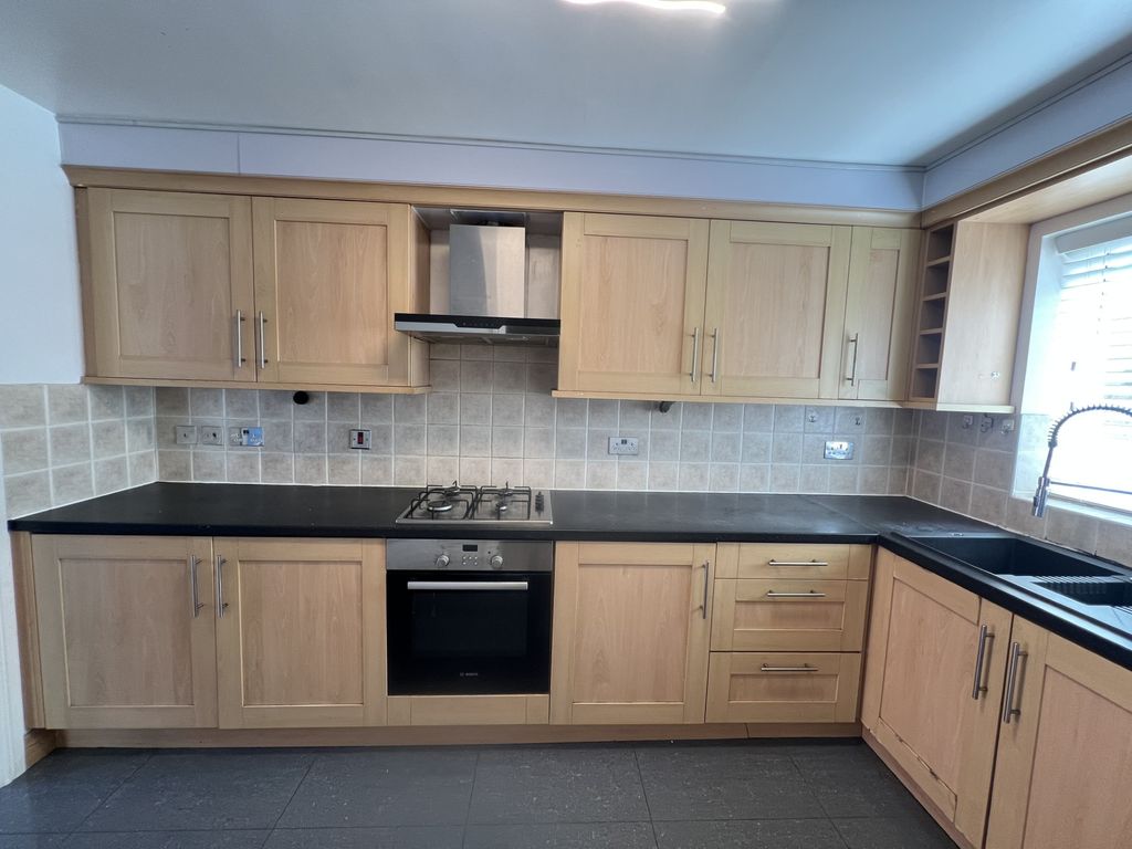 Property photo 2 of 15 Kitchen