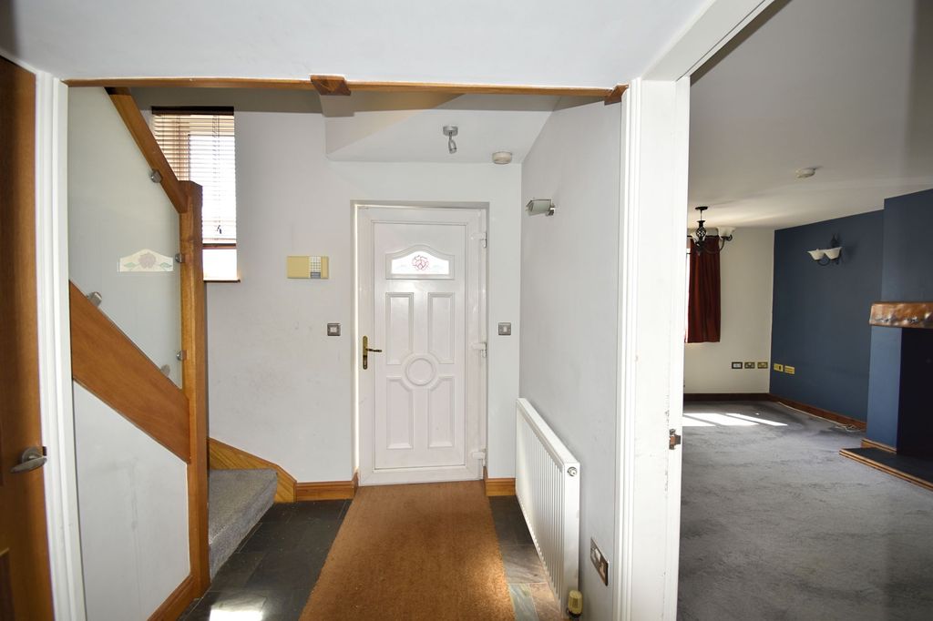 Property photo 2 of 18 Hall