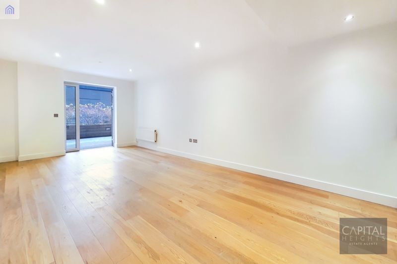 Property photo 1 of 14 Photo 9