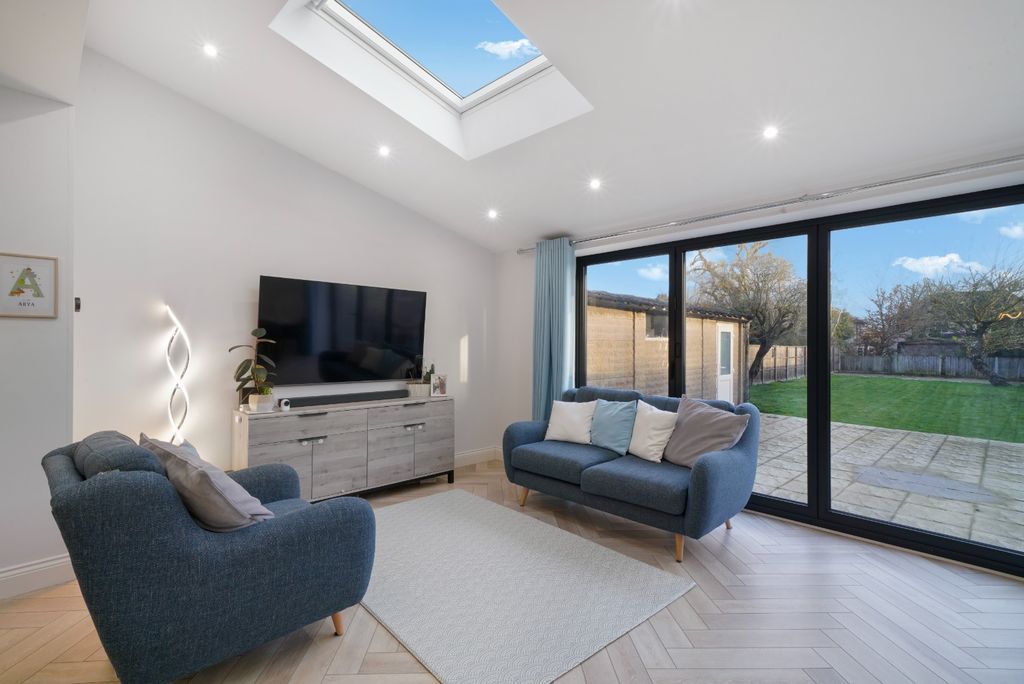 Property photo 3 of 18 4826014