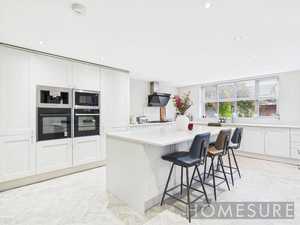 Property photo 3 of 55