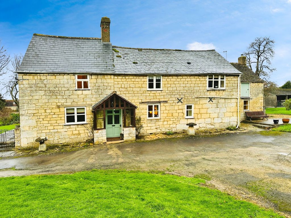 Property photo 2 of 21