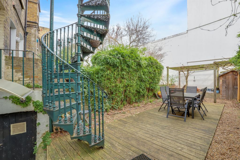 Property photo 3 of 9