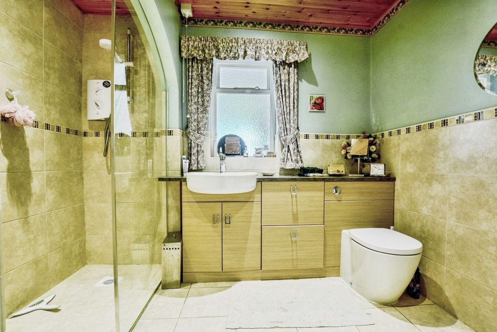 Property photo 3 of 18 Shower Room.Jpg