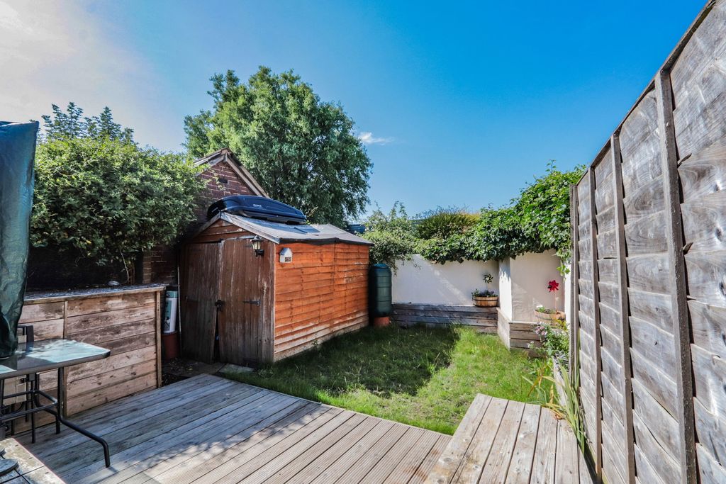Property photo 2 of 9