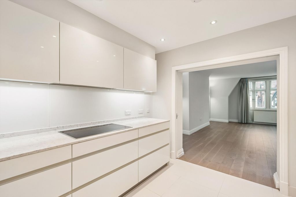 Property photo 2 of 14 Image