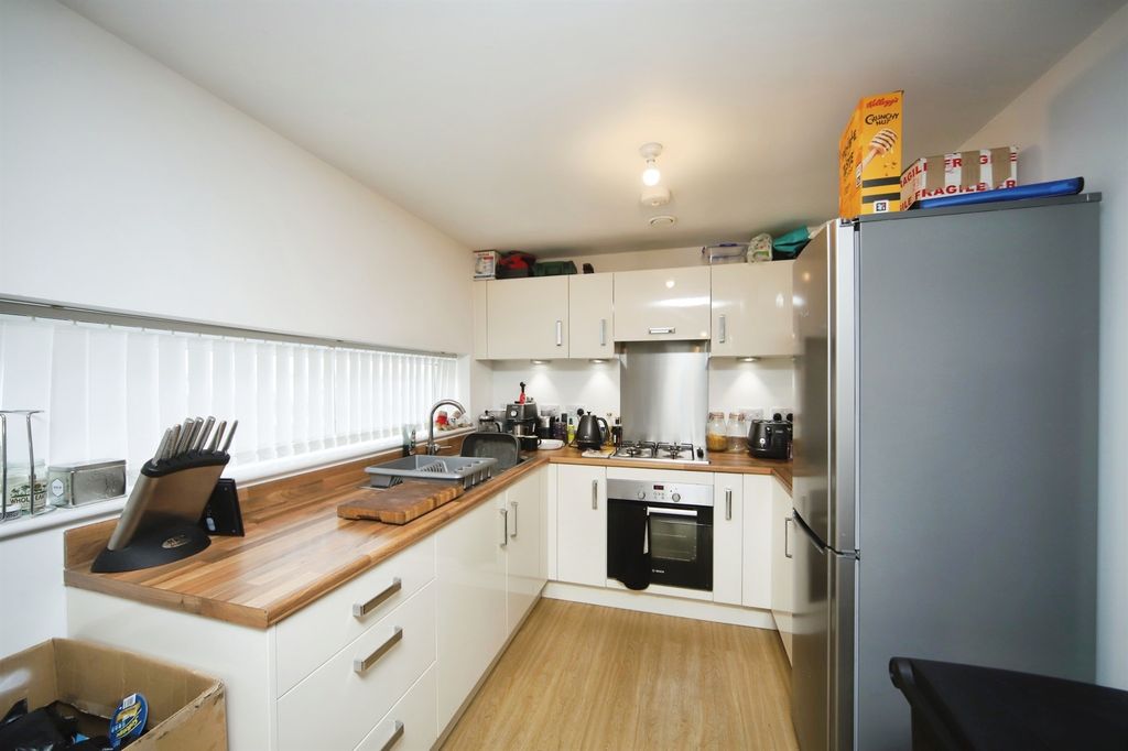 Property photo 3 of 14