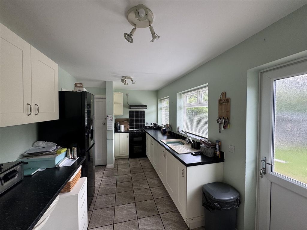 Property photo 3 of 5 Kitchen.Jpg