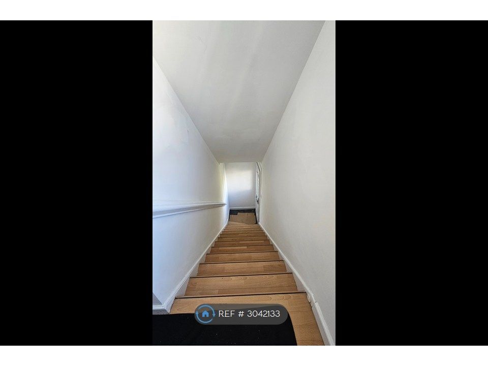 Property photo 3 of 24 Stairs