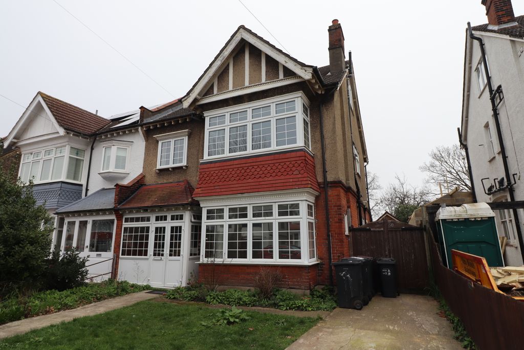 Property photo 1 of 2