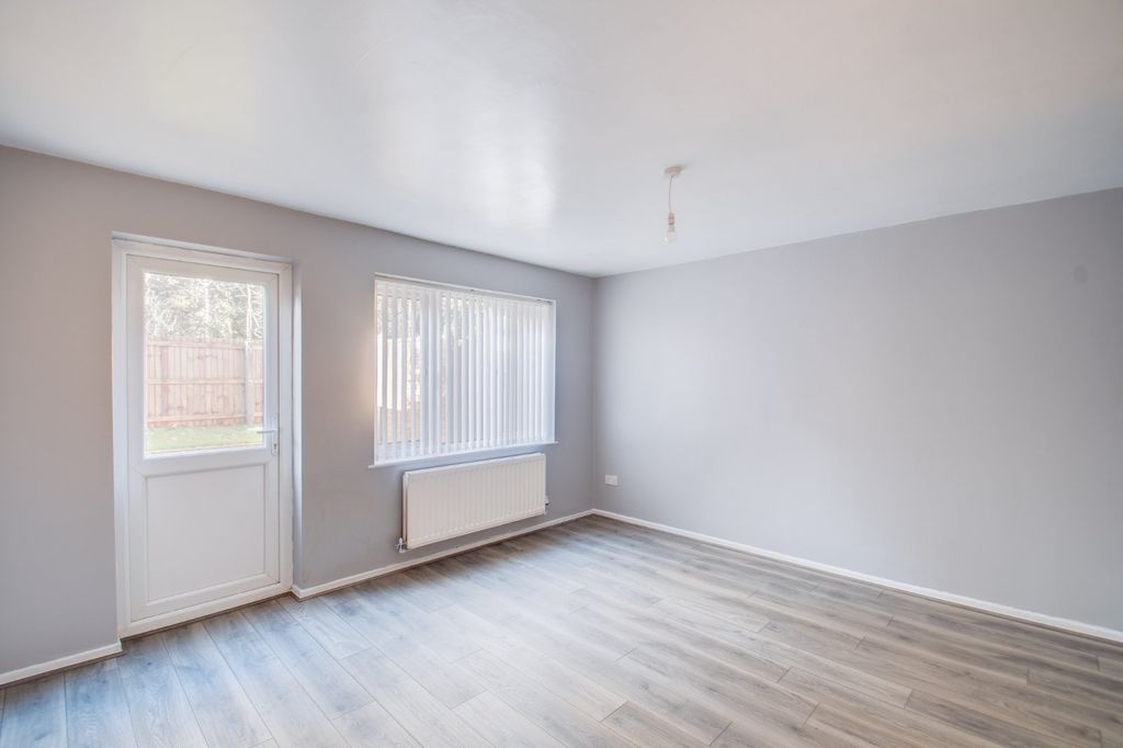 Property photo 3 of 15 Picture No. 03