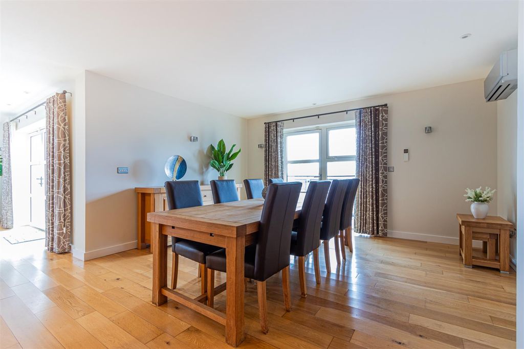 Additional image 4 of 3 bed flat for saleGreyfriars Road, Cardiff, City Centre CF10