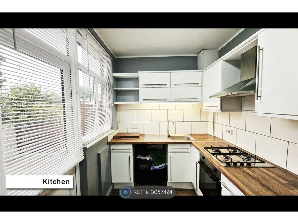 Property photo 1 of 5 Kitchen