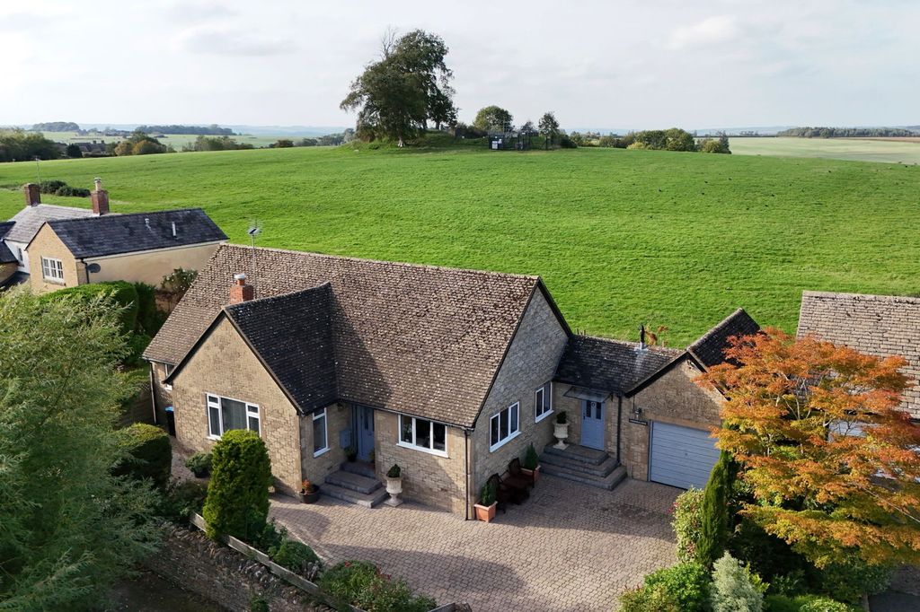 Property photo 1 of 32 7Aef79E5-851c-403B-A65B-8B5d72c616Ac_1758807592528