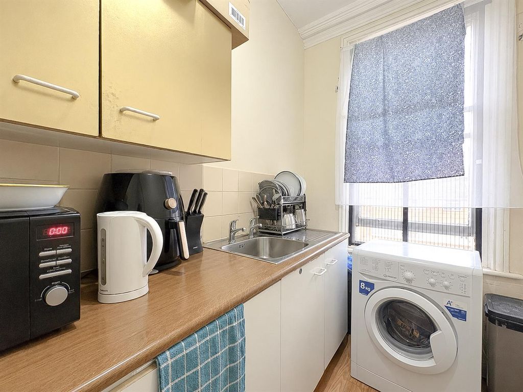 Property photo 3 of 13 Kitchen